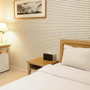 https://golden-park-hotel.jejukoreahotels.com